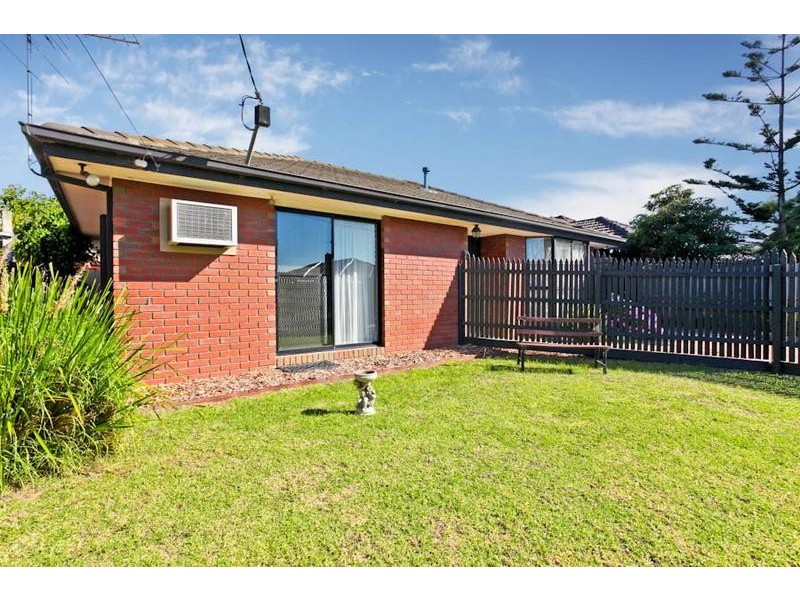 4A Stapley Crescent, Altona North VIC 3025