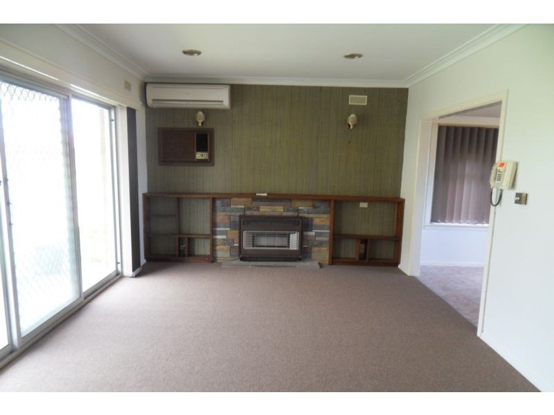 16 Cain Court, Altona VIC 3018