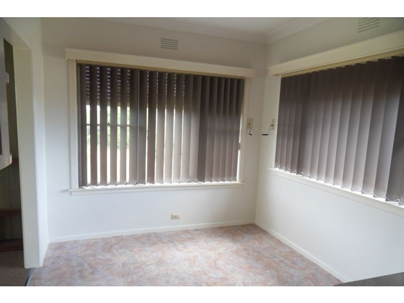 16 Cain Court, Altona VIC 3018