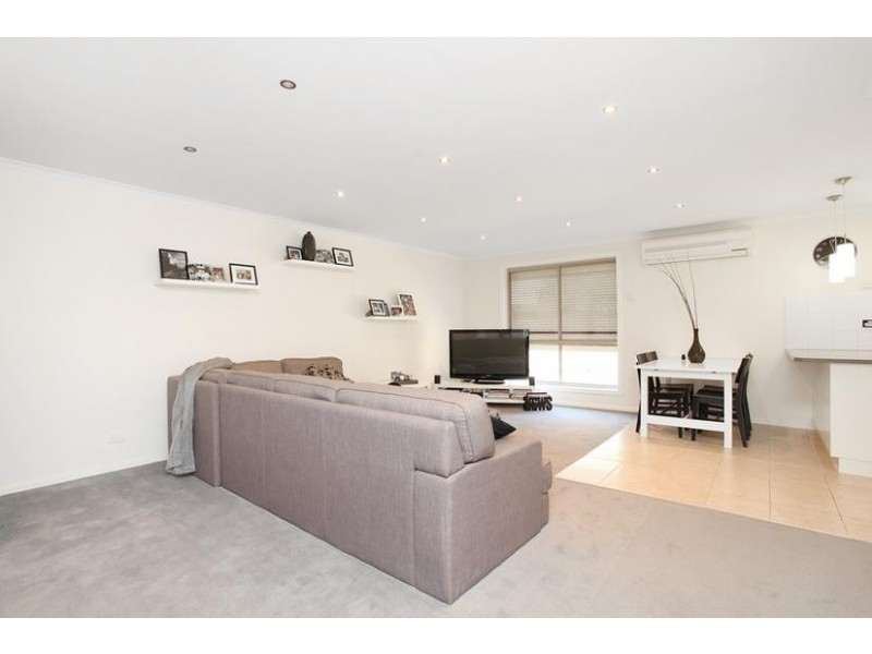 2/53 Tatman Drive, Altona Meadows VIC 3028