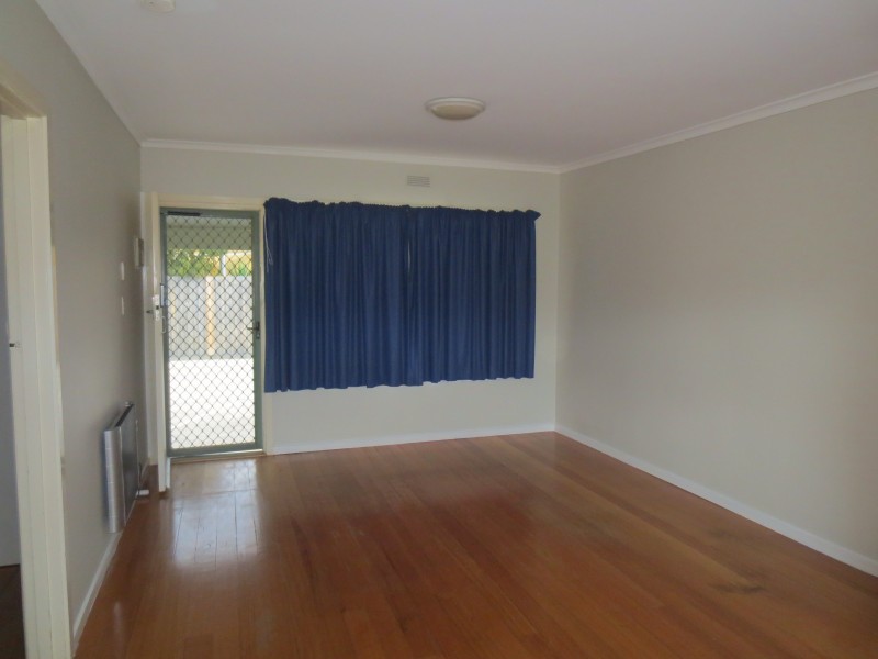 2/8 Romawi Street, Altona VIC 3018