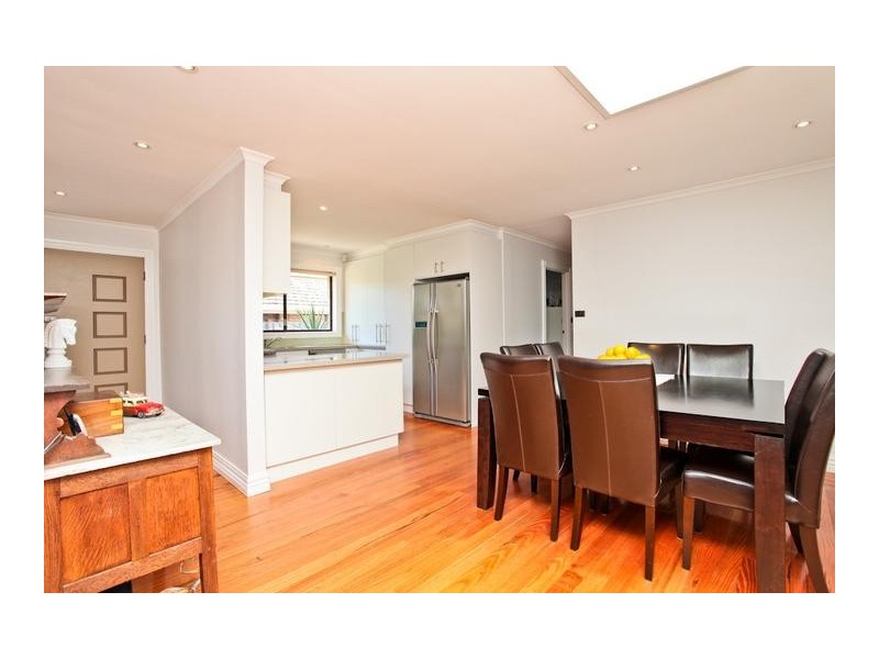 19 James Avenue, Altona VIC 3018