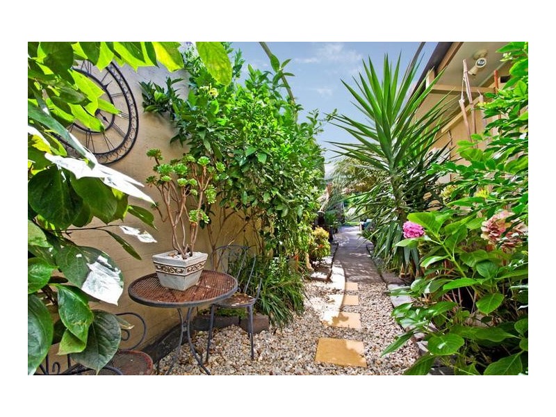 19 James Avenue, Altona VIC 3018
