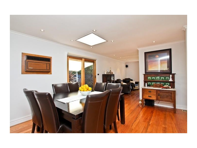 19 James Avenue, Seaholme VIC 3018