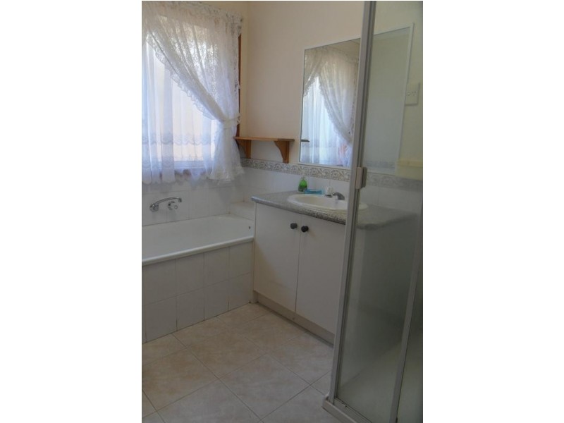 29 Whitehead Court, Altona Meadows VIC 3028