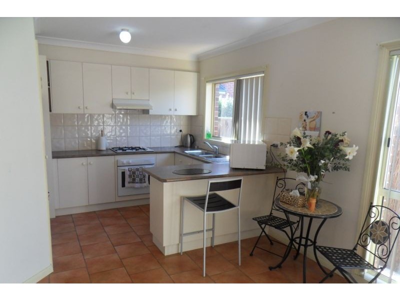 2/36 Civic Parade, Altona VIC 3018