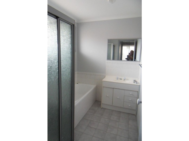 1/136 Queen Street, Altona VIC 3018