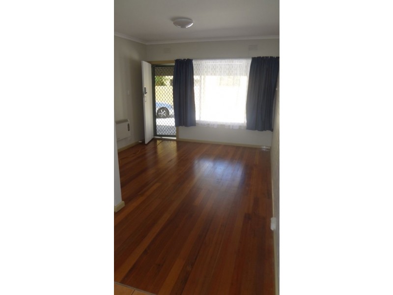 4/8 Romawi Street, Altona VIC 3018