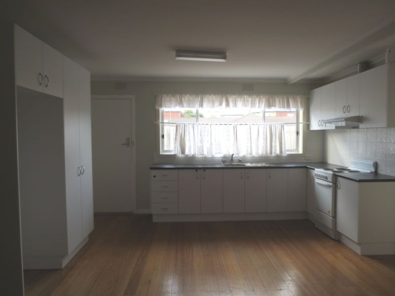 2/8 Romawi Street, Altona VIC 3018