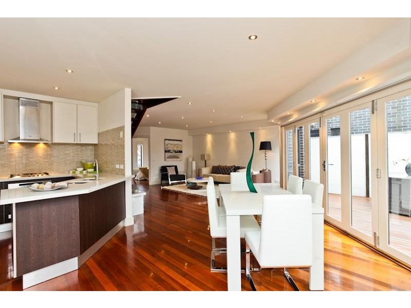 2 Seves Street, Altona VIC 3018