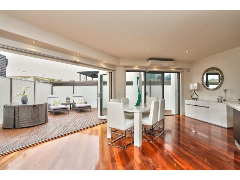 2 Seves Street, Altona VIC 3018