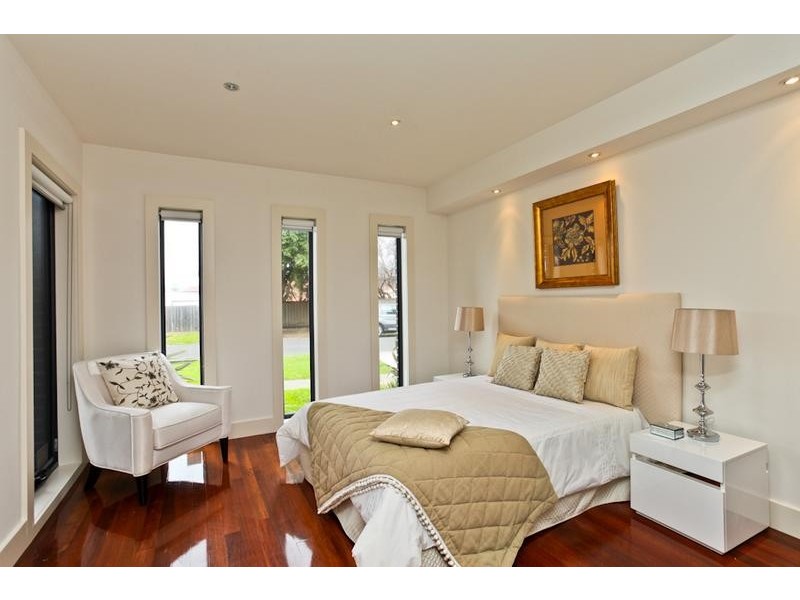 2 Seves Street, Altona VIC 3018