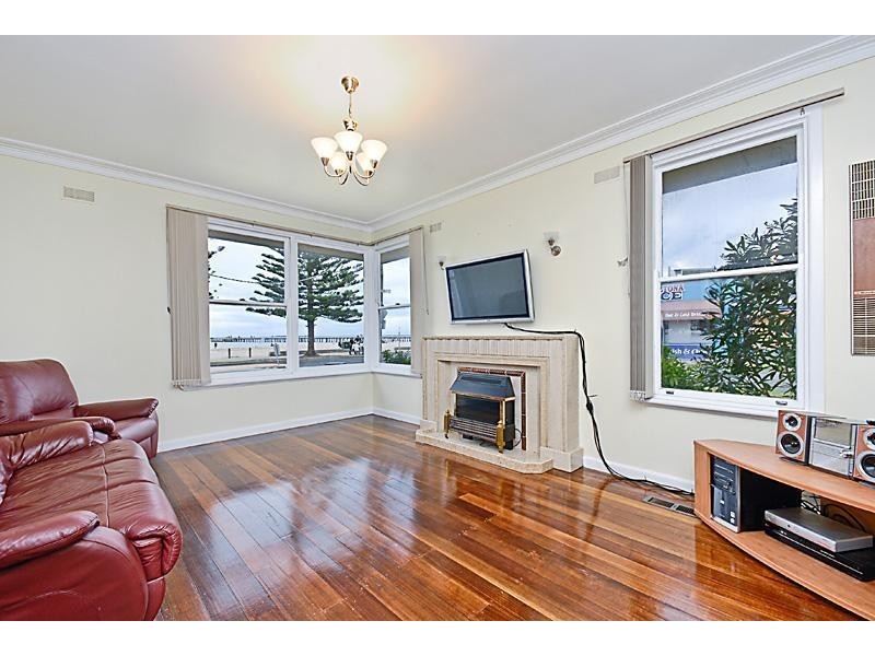 135 Esplanade, Altona VIC 3018