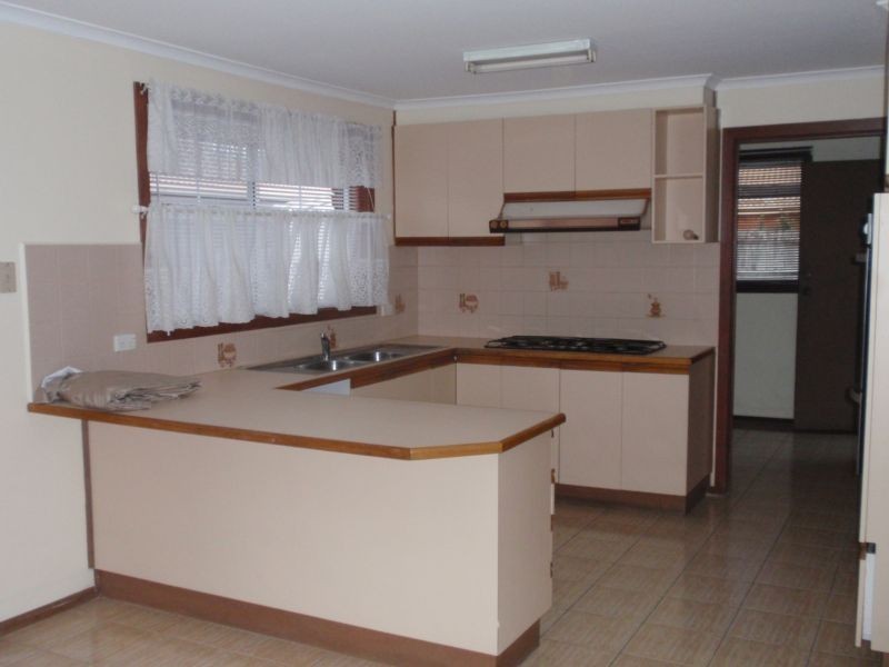 39 Edwards Drive, Altona Meadows VIC 3028