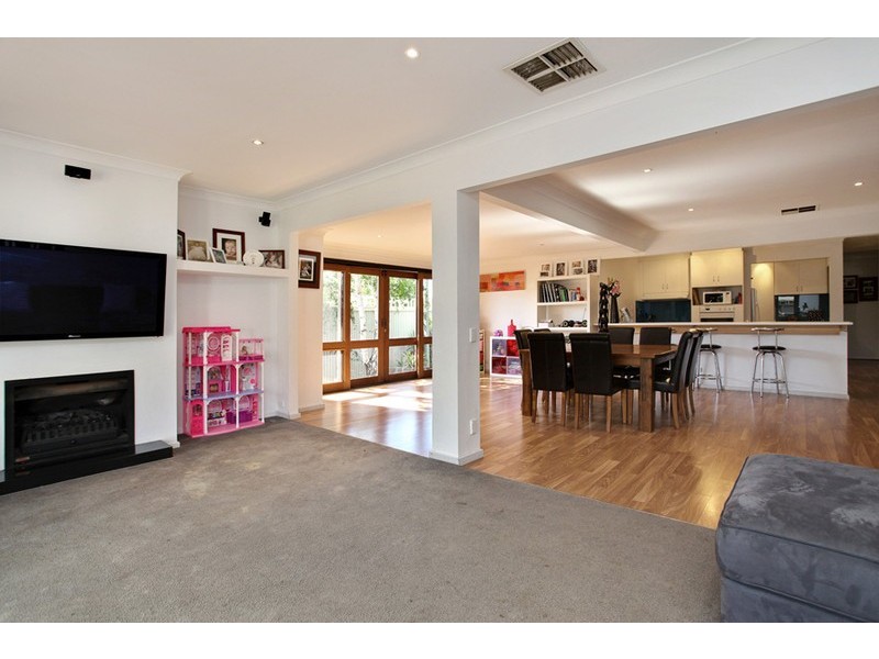 13 Myrtle Grove, Altona VIC 3018