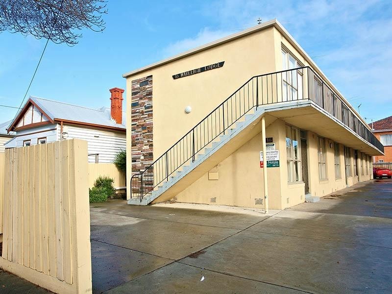 2/16 Warleigh Road, West Footscray VIC 3012