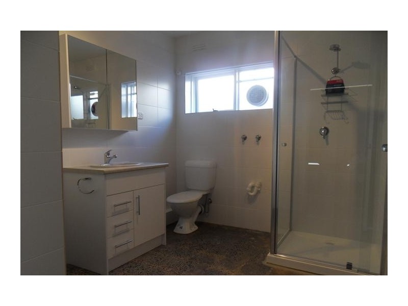 2/16 Warleigh Road, West Footscray VIC 3012