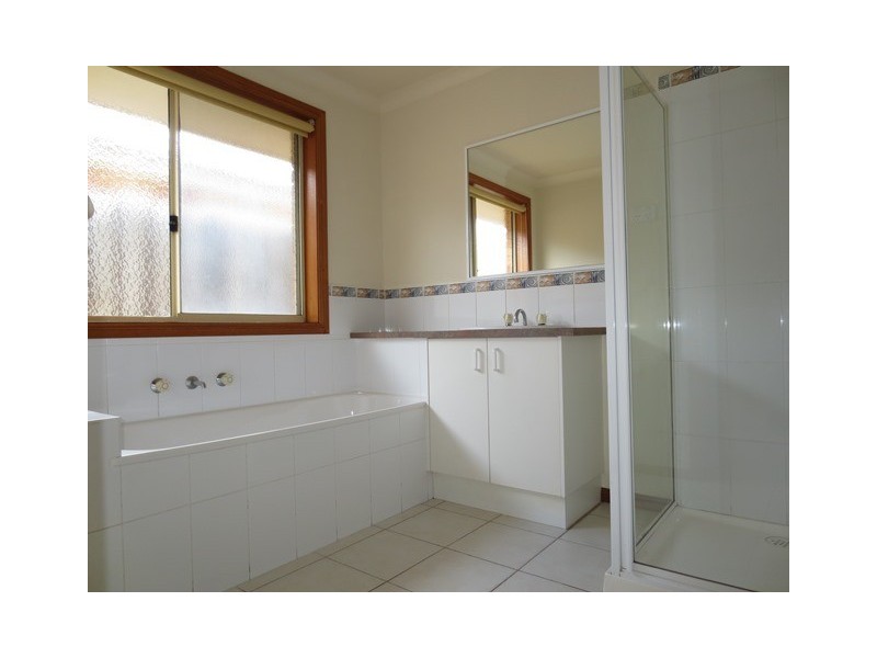 2 Russell Court, Altona Meadows VIC 3028