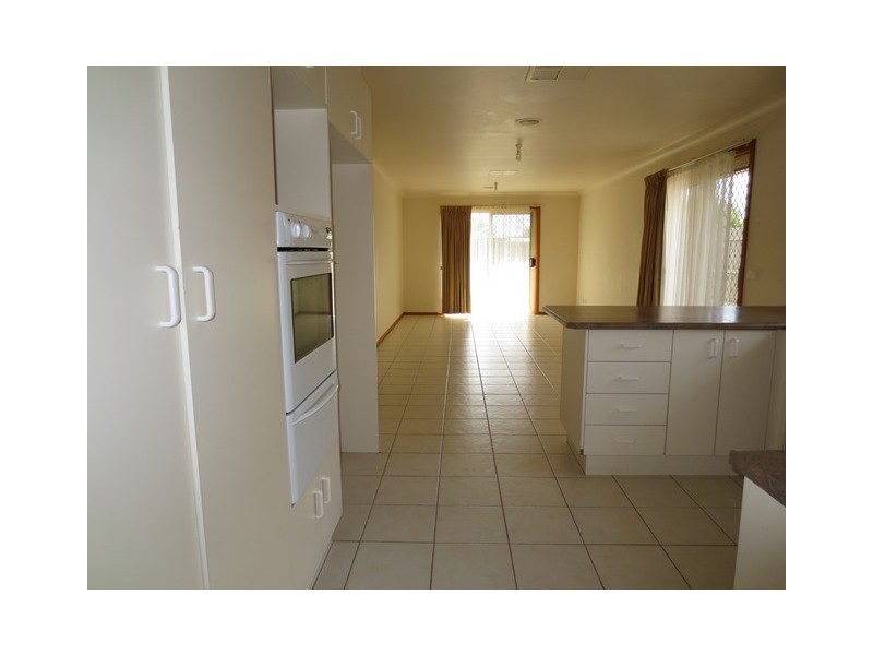 2 Russell Court, Altona Meadows VIC 3028