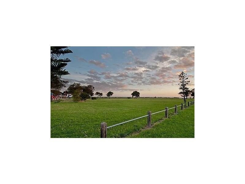 19A Beach Street, Altona VIC 3018