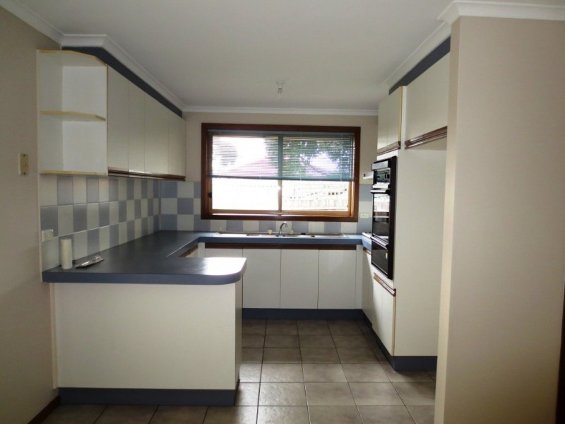 2/66 Donald Street, Altona Meadows VIC 3028