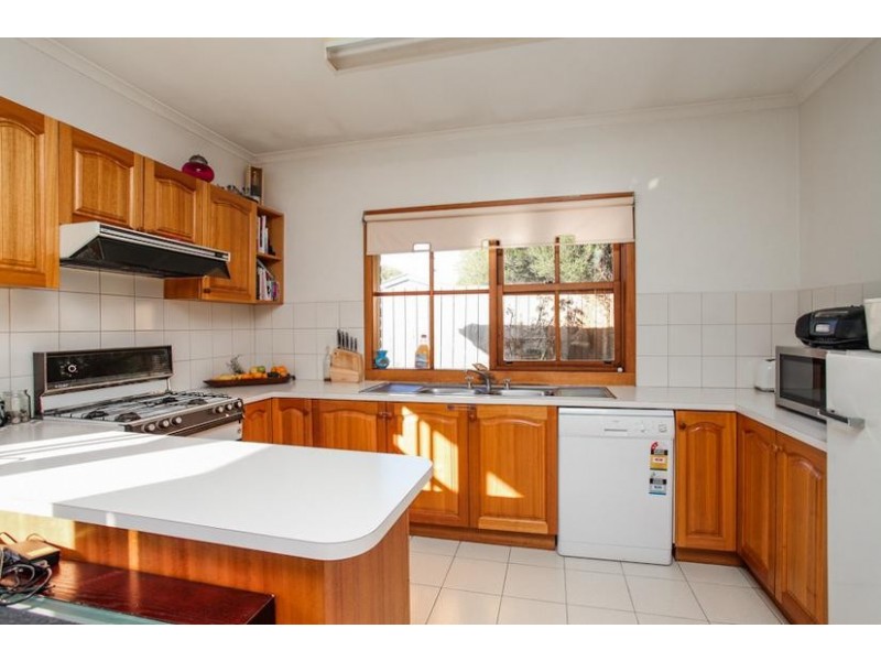 2/22 David Street, Altona VIC 3018