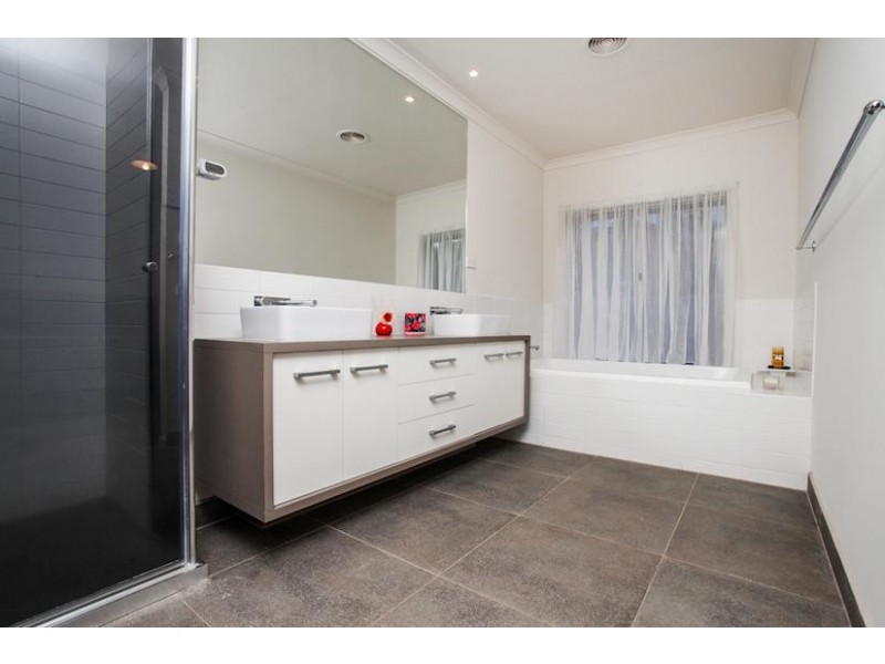 9 Selwood Place, Altona Meadows VIC 3028