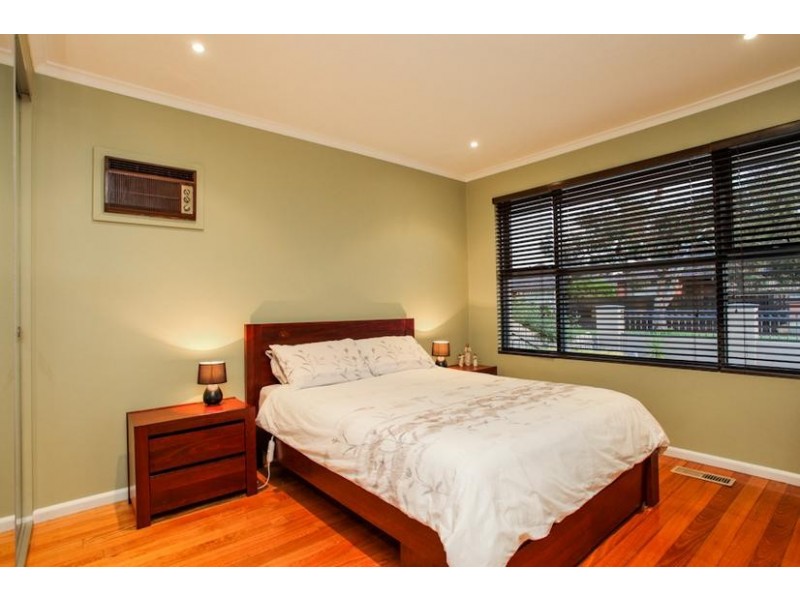 35 Waters Drive, Seaholme VIC 3018
