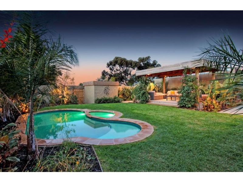 35 Waters Drive, Seaholme VIC 3018