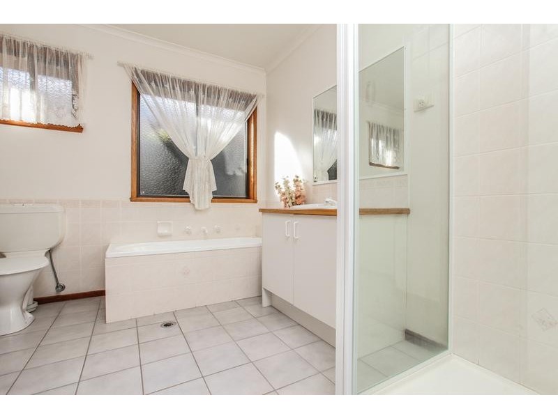 5 McAree Court, Altona Meadows VIC 3028