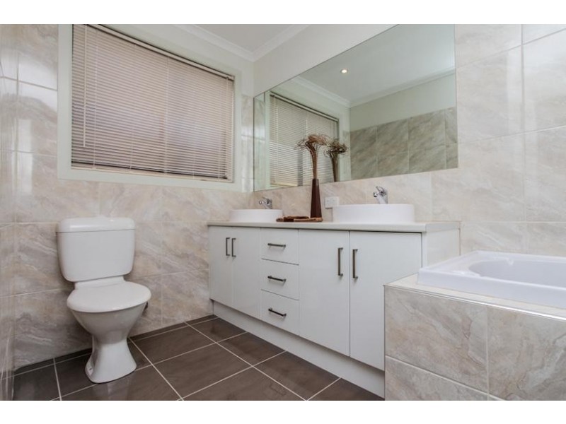 303 Victoria Street, Altona Meadows VIC 3028