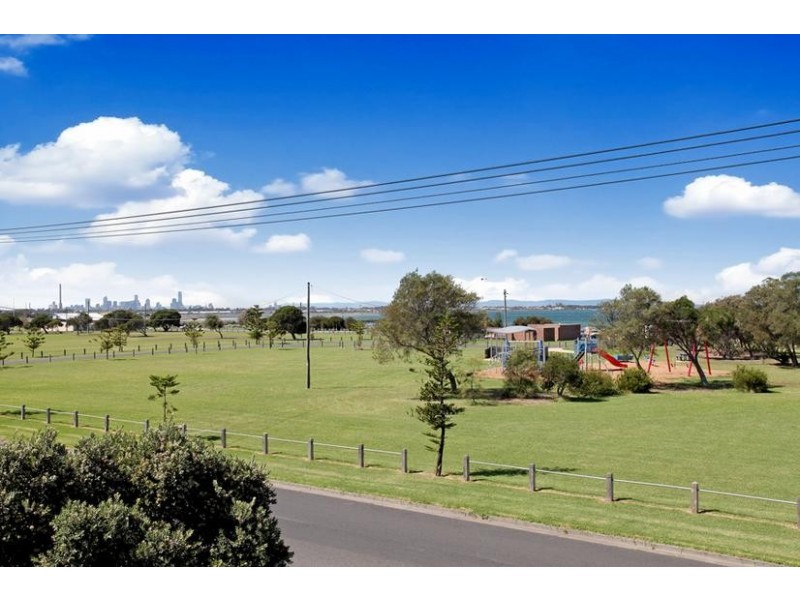 25 Beach Street, Altona VIC 3018