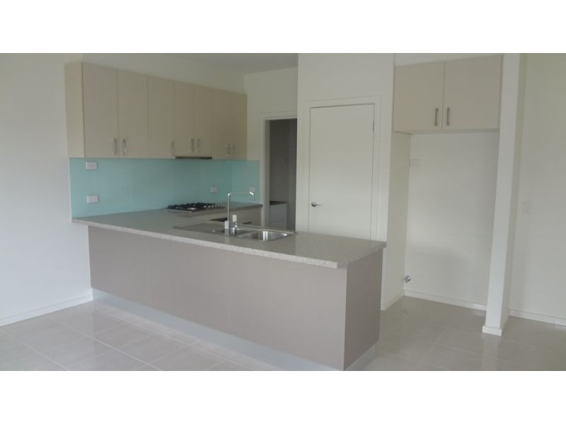 2/25 Rayner Street, Altona VIC 3018