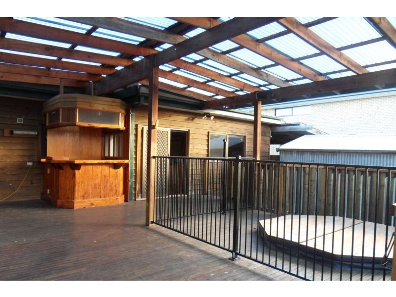 6 Lark Street, Altona VIC 3018