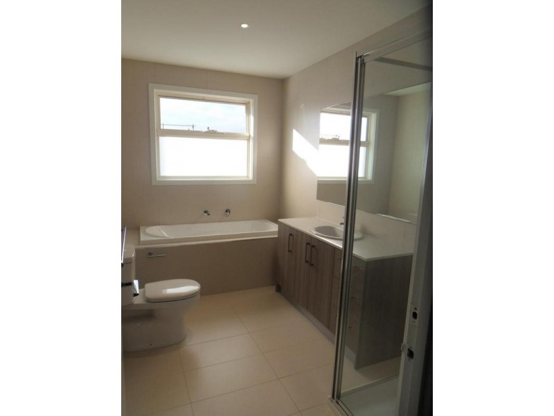 1/12 Ararat Street, Altona North VIC 3025