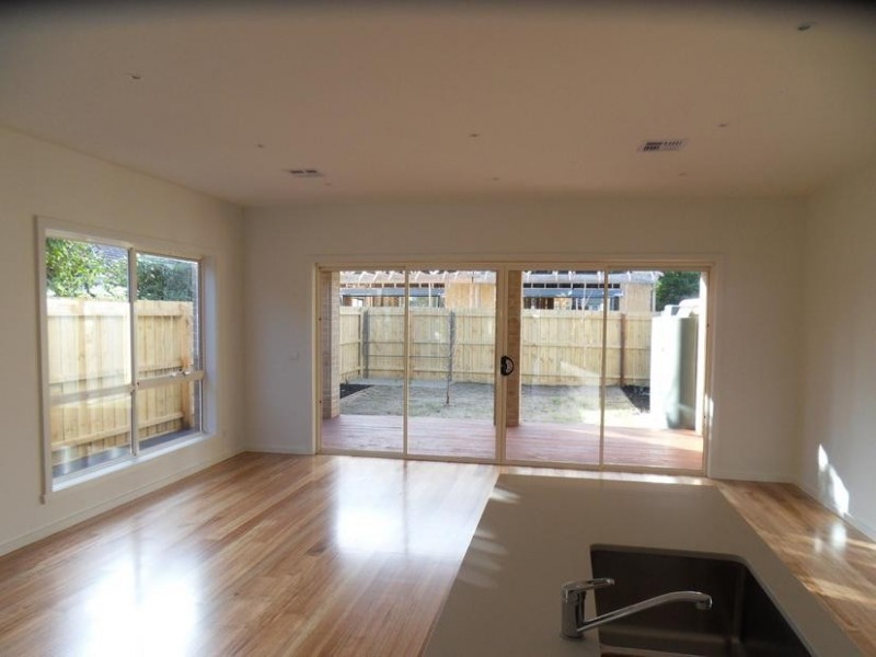 1/12 Ararat Street, Altona North VIC 3025