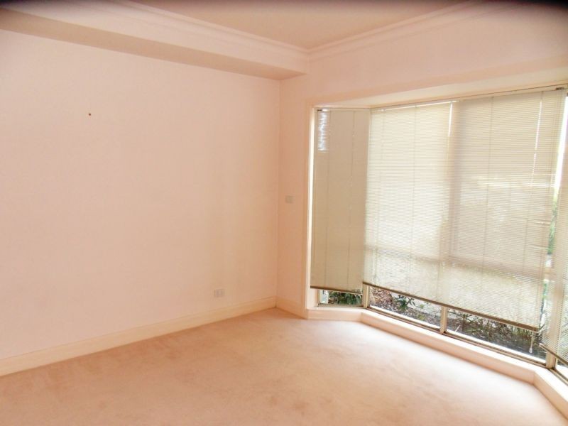 2/227 Esplanade, Altona VIC 3018
