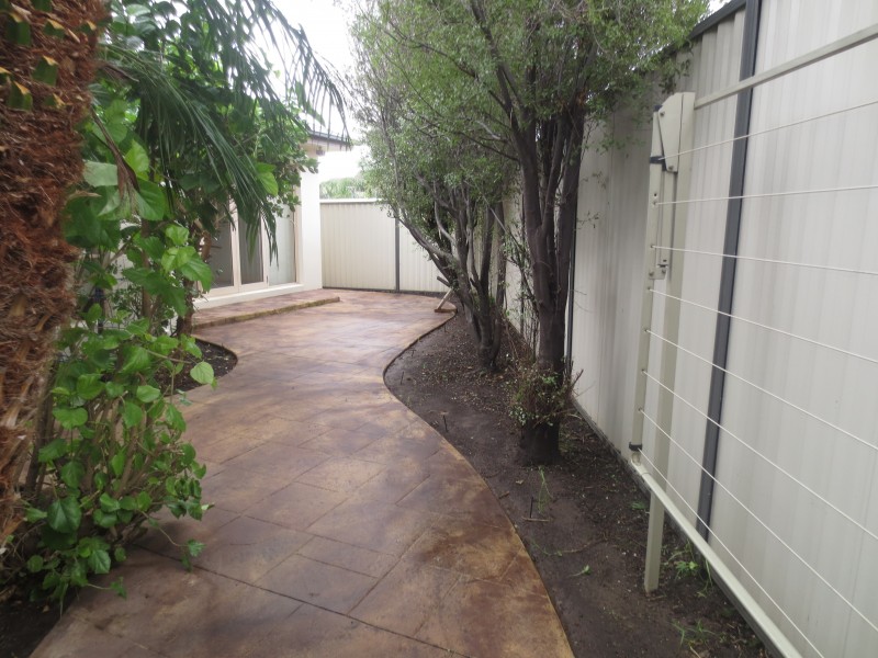 2/227 Esplanade, Altona VIC 3018