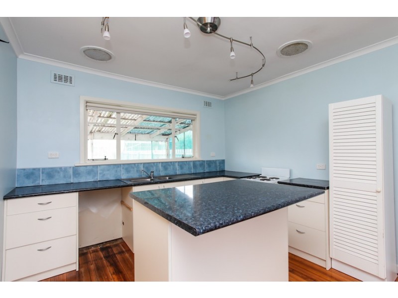 29 Myrtle Grove, Altona VIC 3018
