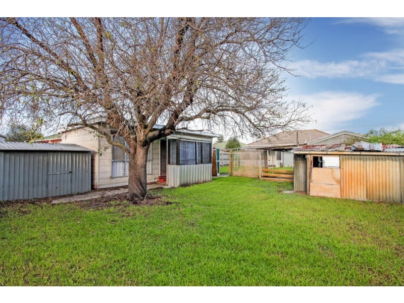 29 Myrtle Grove, Altona VIC 3018