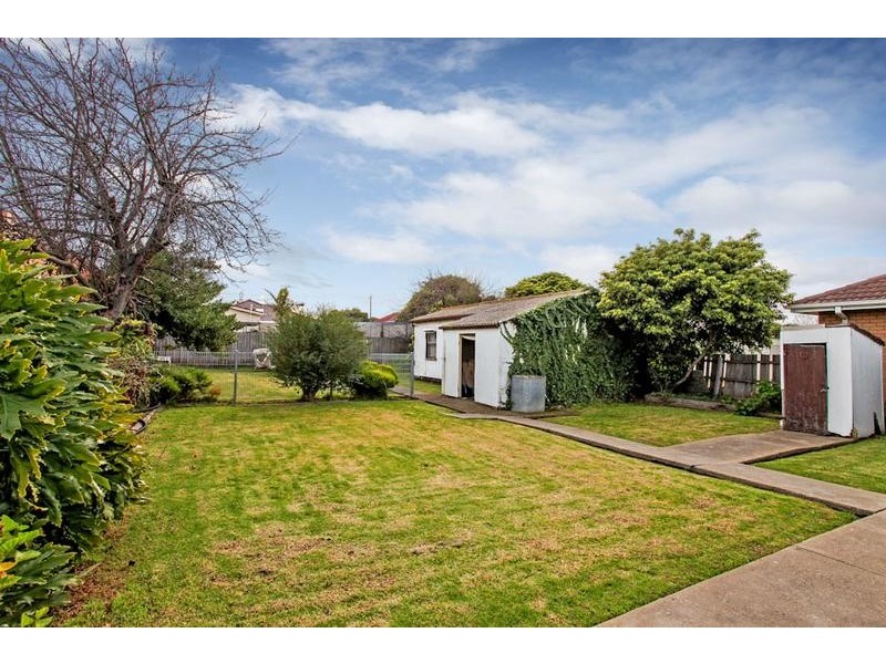 76 Cyclamen Avenue, Altona North VIC 3025