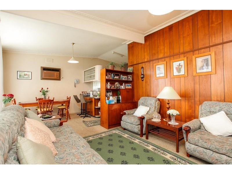 76 Cyclamen Avenue, Altona North VIC 3025