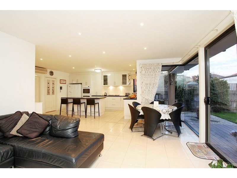 12 Blyth Street, Altona VIC 3018