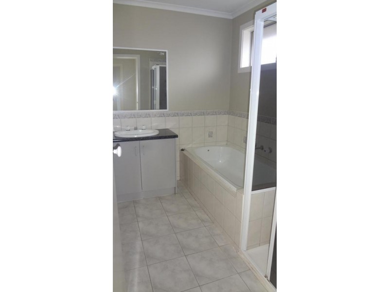 10 Walters Court, Altona Meadows VIC 3028