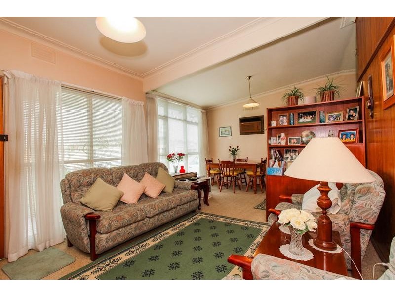 76 Cyclamen Avenue, Altona North VIC 3025