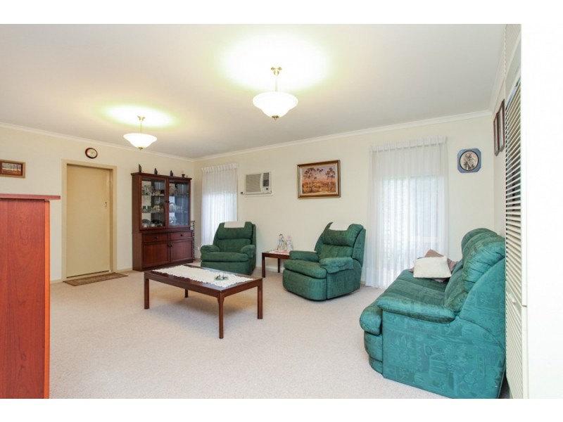 61 Linnet Street, Altona VIC 3018