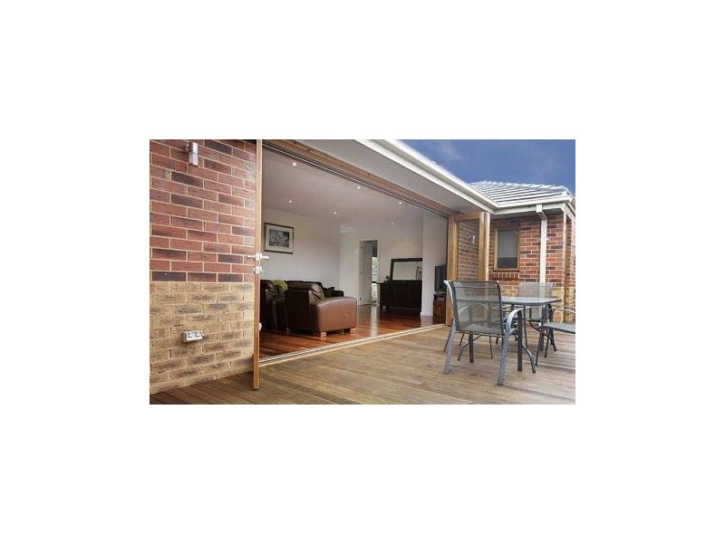 2/109 Railway Street North, Altona VIC 3018