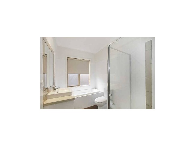 2/109 Railway Street North, Altona VIC 3018