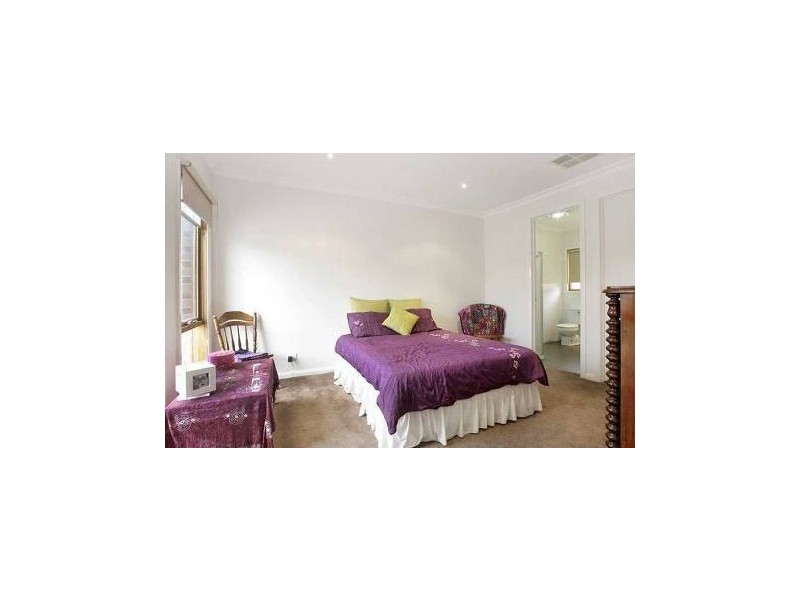 2/109 Railway Street North, Altona VIC 3018