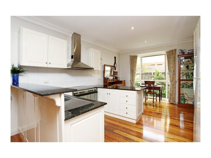 1/12 Seves Street, Altona VIC 3018